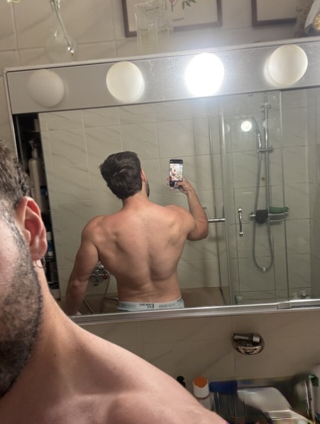 homoseksuel privat gloryhole smukke nøgenbilleder Foto