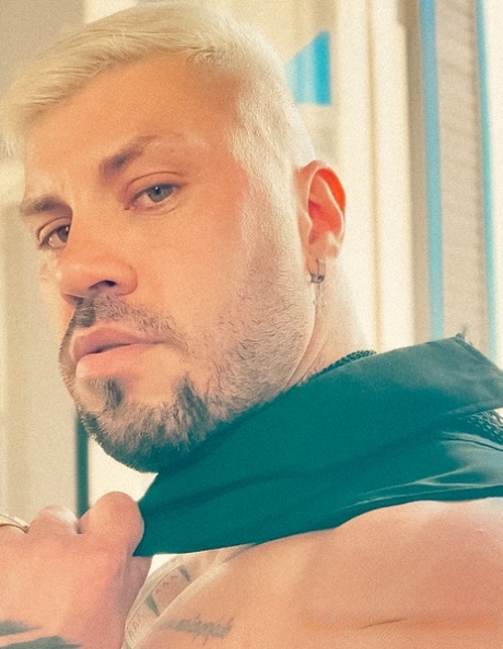 glory hole gejowski xxx sztuka wolna galerie