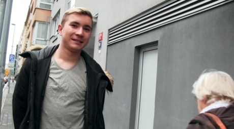 gejowski goły tyłek POV sztuka idealna galeria