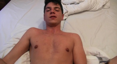 heteroseksuel fyr får sin første bøsse blowjob kunst af høj kvalitet Foto