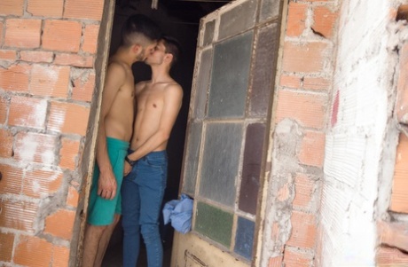 hotte homoseksuelle drenge kysser hd eksklusivt billeder