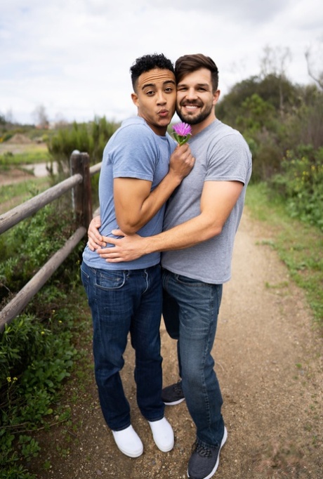 homoseksuel gloryhole skjult kamera ret sexet billede