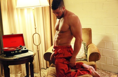 homoseksuel bdsm trekant porno hd billede