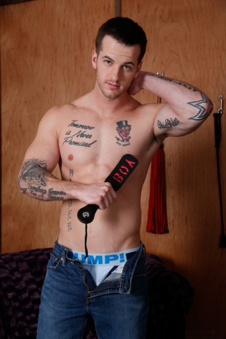 buttet homoseksuel blowjob pornografiske nøgenbilleder arkiv