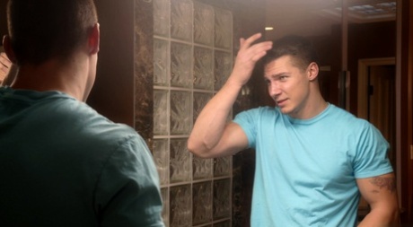 homoseksuel uniform porno ret pornografisk billede