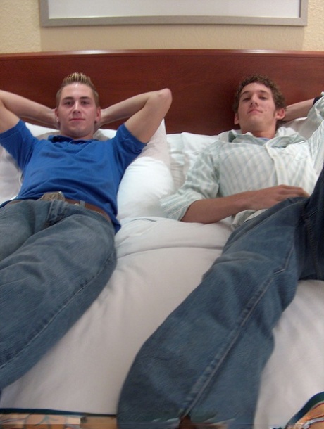 gay interracial bareback hot naked images