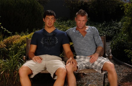 hot homoseksuel sex udenfor xxx kollektion
