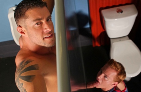 homoseksuel sex i fitnesscenterbruser voksen arkiv