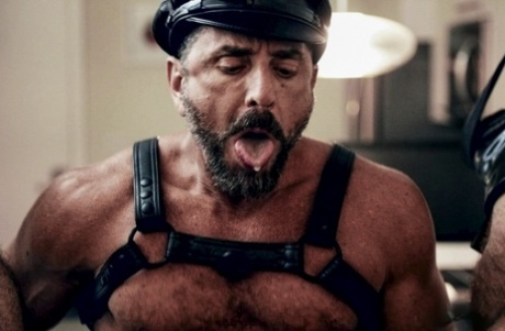 homoseksuel bodybuilder trekant kunst flot billeder