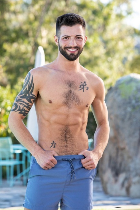 homoseksuel porno i fitnessrummet pornografisk kunst billede