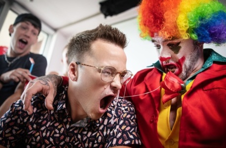 fetysz gejowski niedźwiedzi sztuka pornograficzna kino