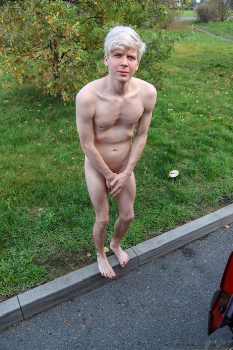 Josh Cavalin star top pic