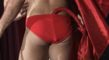 homoseksuel hvid orgie kunst fotos