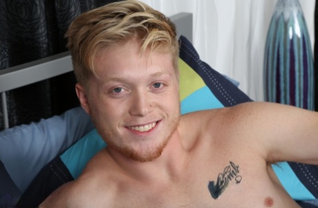 homoseksuel gloryhole spionkamera smuk høj kvalitet billede