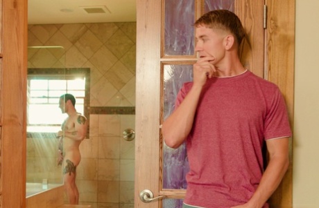 caméra espionne de douche gay joli porno photos