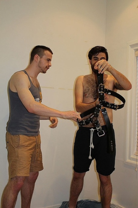 gay arab daddy nudes pictures