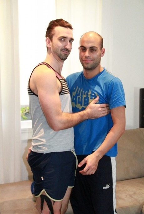 Mike Adriano homoseksuel nøgen hot arkiv