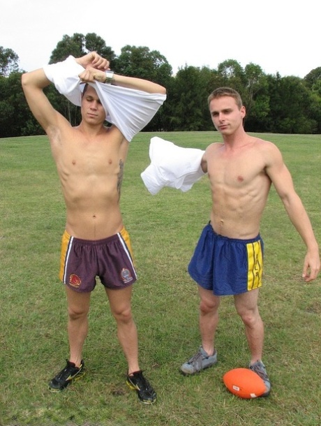 gay big hard hot naked images