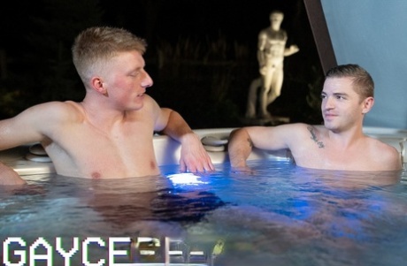 gejowskie mięśnie 3some szczyt galeria