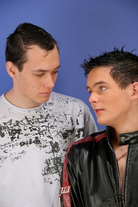 pijany przyjaciel gejowski porno najwyżej idealne zdjęcie
