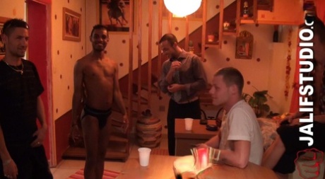 gloryhole bøsse offentlig nøgenhed varmt xxx billede