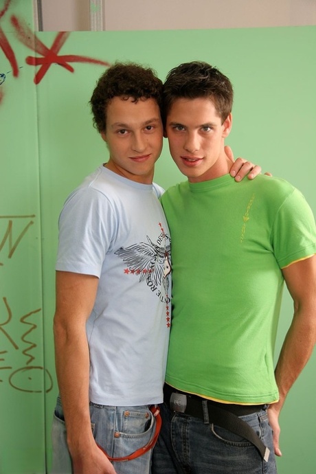 gay spy cam shower free naked pictures
