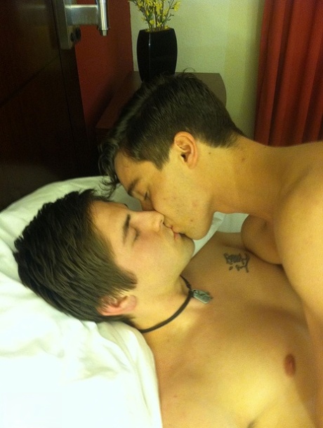 première fois anal gay porno xxx archive