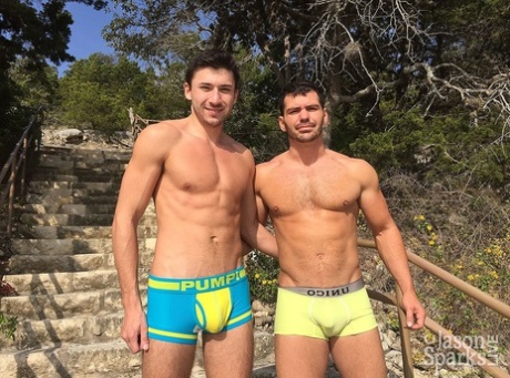 homoseksuelle i forskellige racer på universitetet gratis nøgenbilleder pic