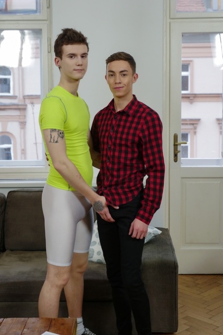 gejowskie porno siada mi na twarzy najlepiej na wyłączność fotka