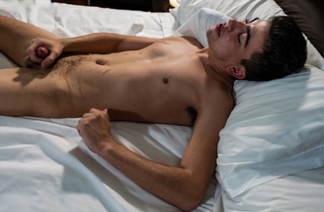 homoseksuel gloryhole piercing top porno billede