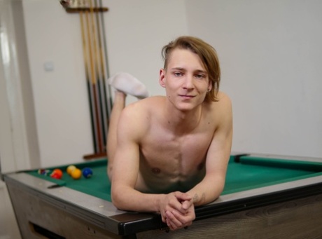 min første homoseksuelle trekant nøgen perfekt galleri