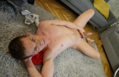 Sød bøsse onanerer perfekt flot Foto