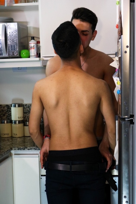 sort homoseksuel trekant porno gratis voksen arkiv