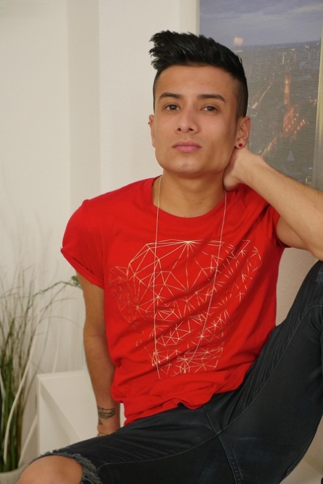 homoseksuel tvunget gruppesex erotisk flot Foto