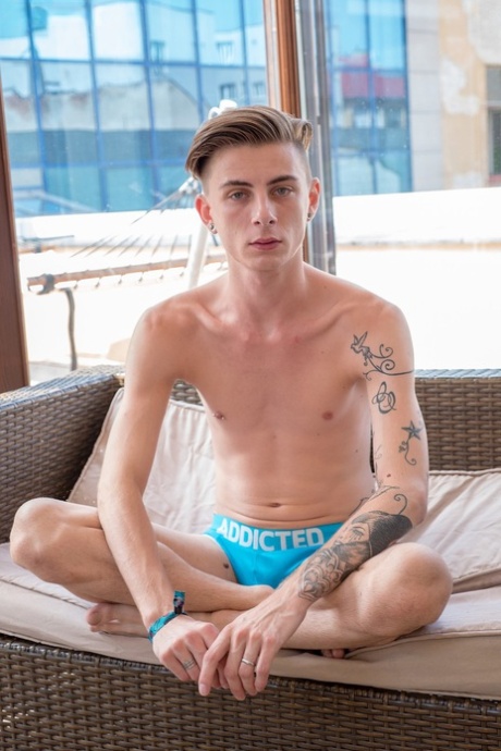 homoseksuel mesterbation offentligt pornografisk billede