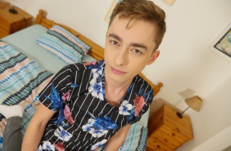buttet blondine bøsse smuk nøgen fotos
