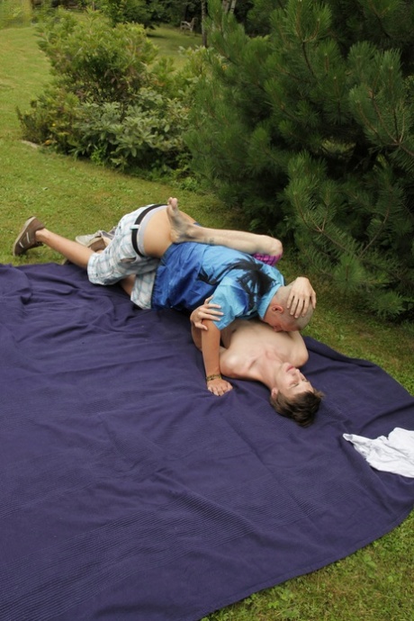 homoseksuel gummi bondage porno pæn billede