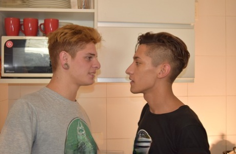 homoseksuel barkondom udenfor top voksen fotos