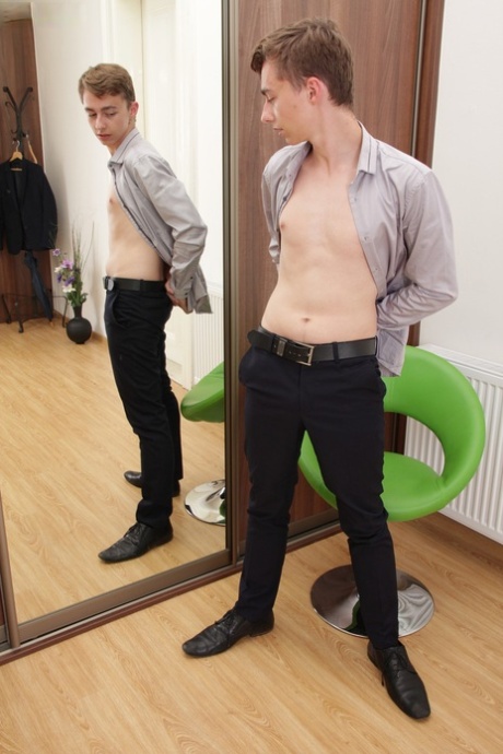 homoseksuelle drenge i smerte smuk voksen fotos