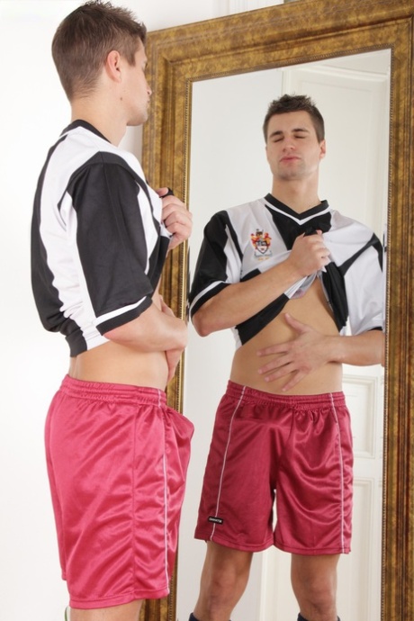 asiatisk homoseksuel hot kys top smuk billede