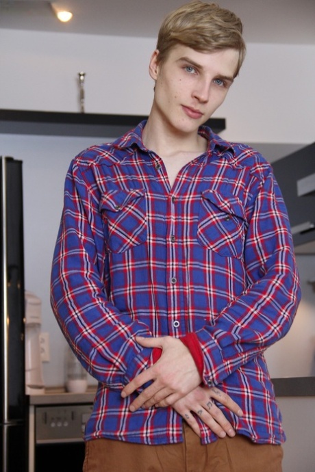 gejowski wibrator w miejscu publicznym wyłącznie pornograficzne fotka