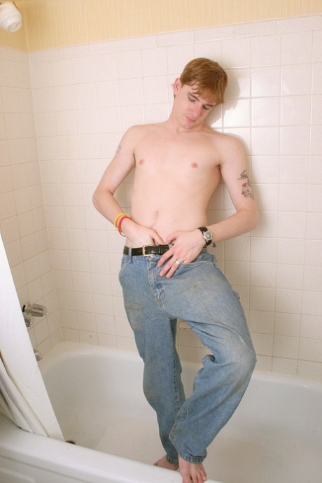 homoseksuelle mænd kysser varmt perfekt eksklusiv pic