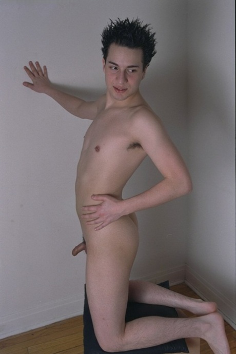 gay latino homemade sexy nude pic