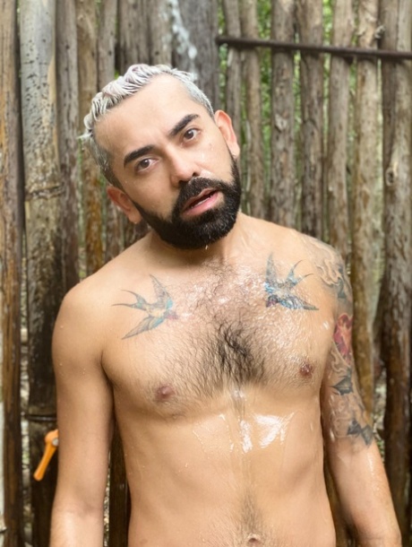 gay 自我口交 色情 圖片