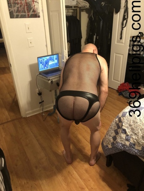 gay male college porn nudes image