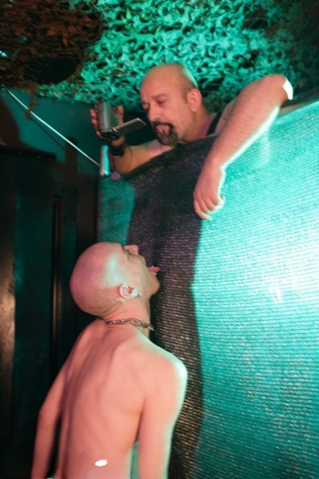 søde homoseksuelle drenge kysser sexet kunst billede