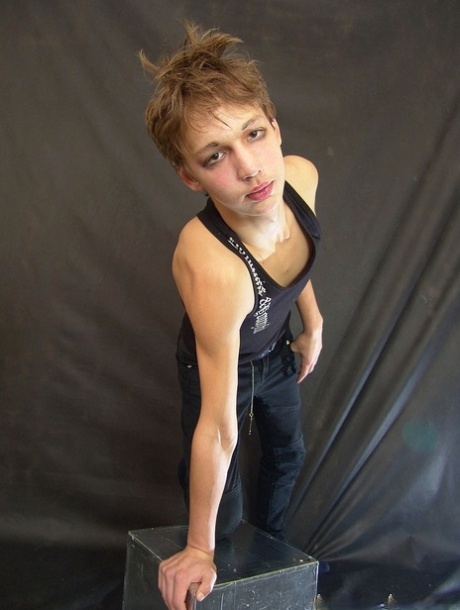 ebony homoseksuel ved siden af varm gratis img