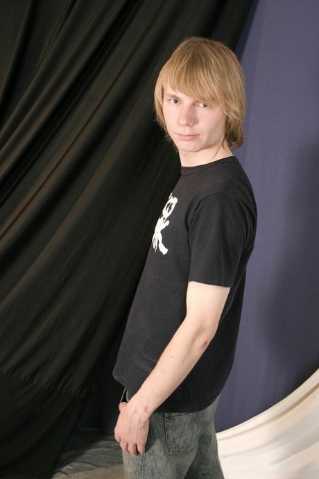 gay double suck nude images