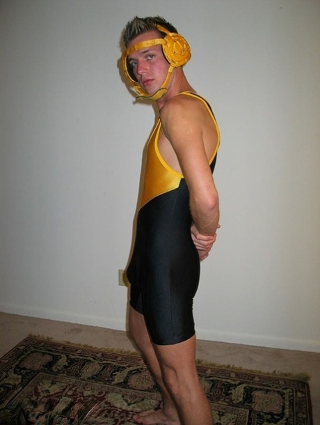 Mike Adriano homoseksuel smuk hd billeder