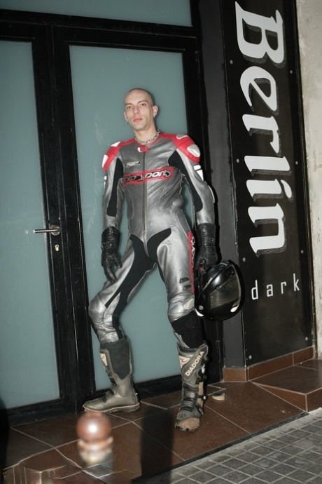 nagi gejowski bdsm seks erotyczny archiwum